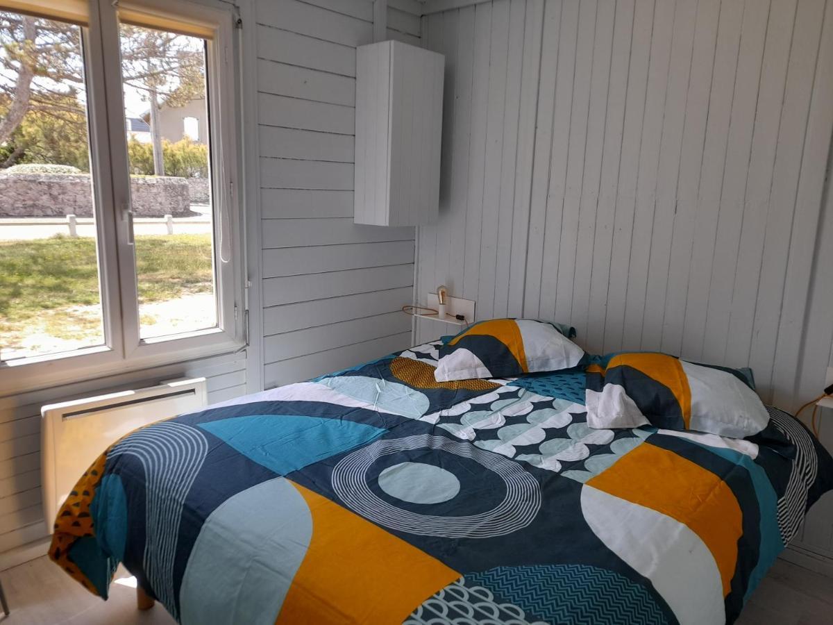 Maison les pieds dans la mer Quinéville Extérieur photo